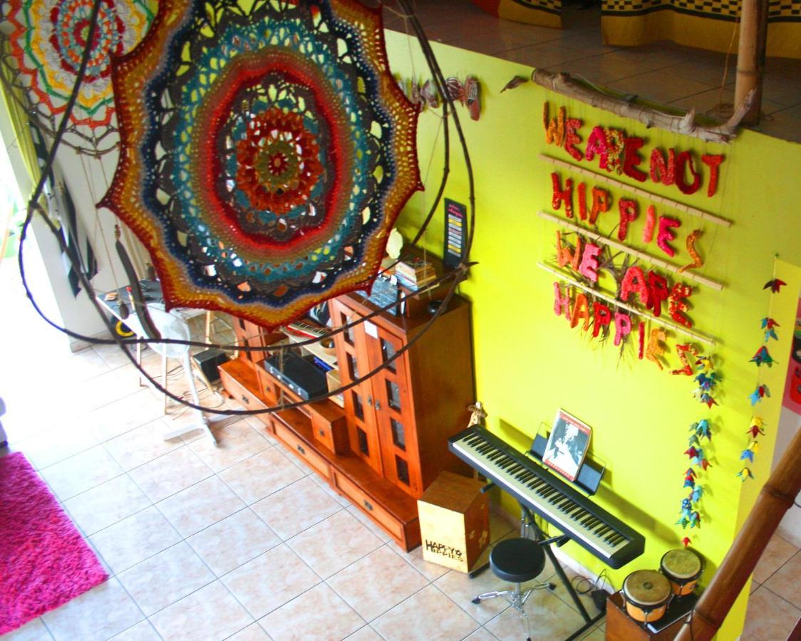 Happy Hippies House Apartment Sainte-Rose Exterior photo