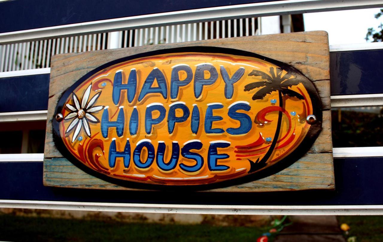 Happy Hippies House Apartment Sainte-Rose Exterior photo