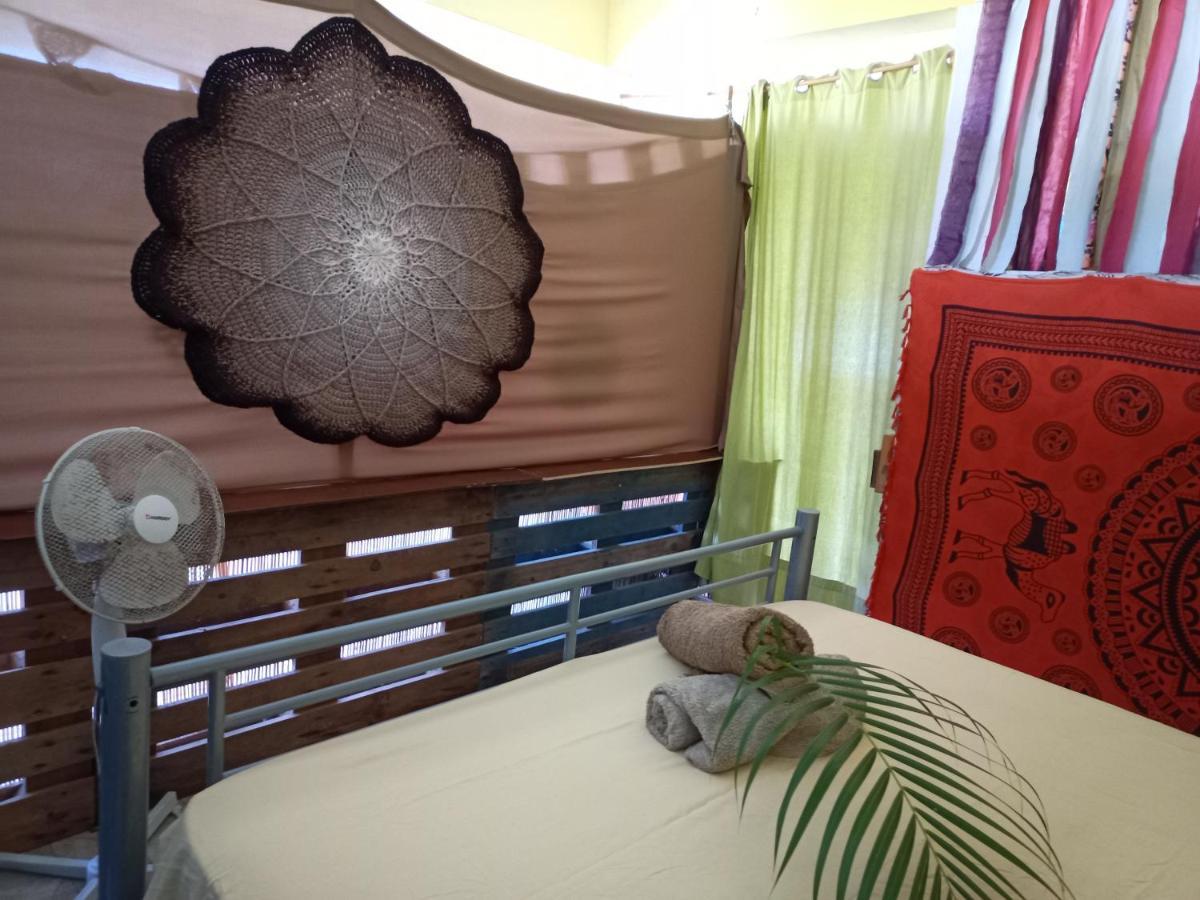 Happy Hippies House Apartment Sainte-Rose Room photo